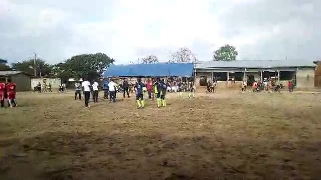 Avant match ... Trinité Singbo