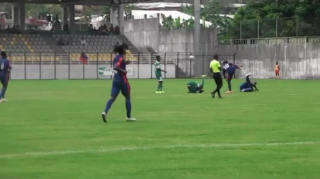 Action du Match  Bamboutos Vs Union Sportive de Douala  par Vincent Kamto