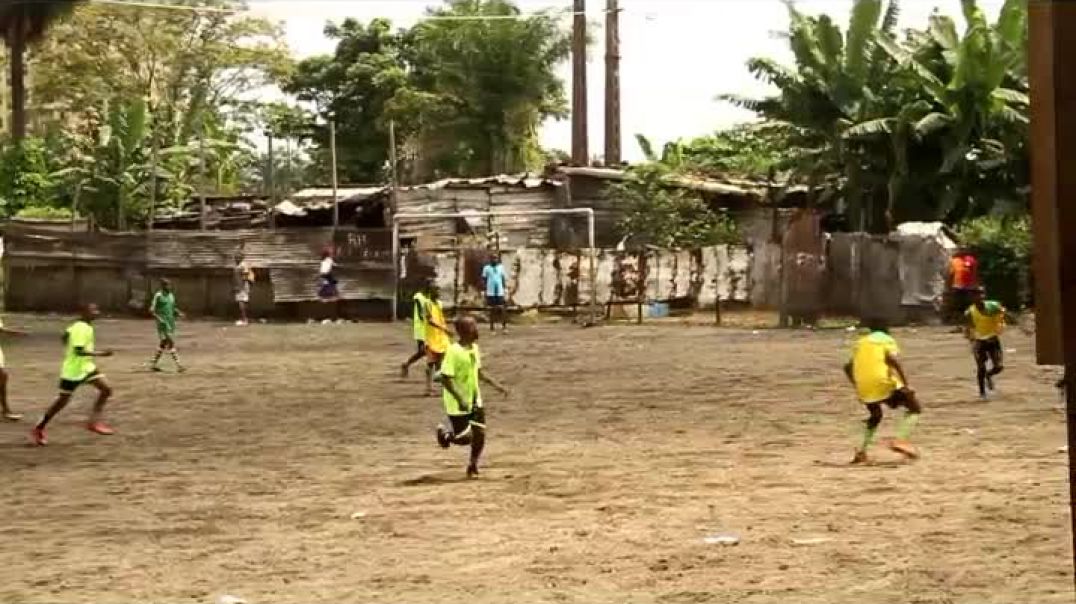 Cameroun tournoi du foot ball jeunes au stade yorro 2  par Vincent Kamto