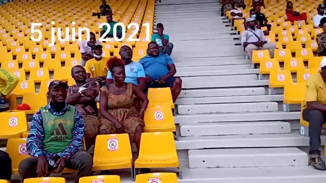 ⁣[CAMEROUN] Ambiance du public au stade de la réunification de Douala