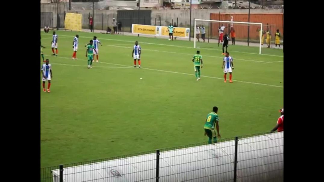 Cameroun Action du match de la 1ere journée Astres de Douala Vs Racing de Bafoussam