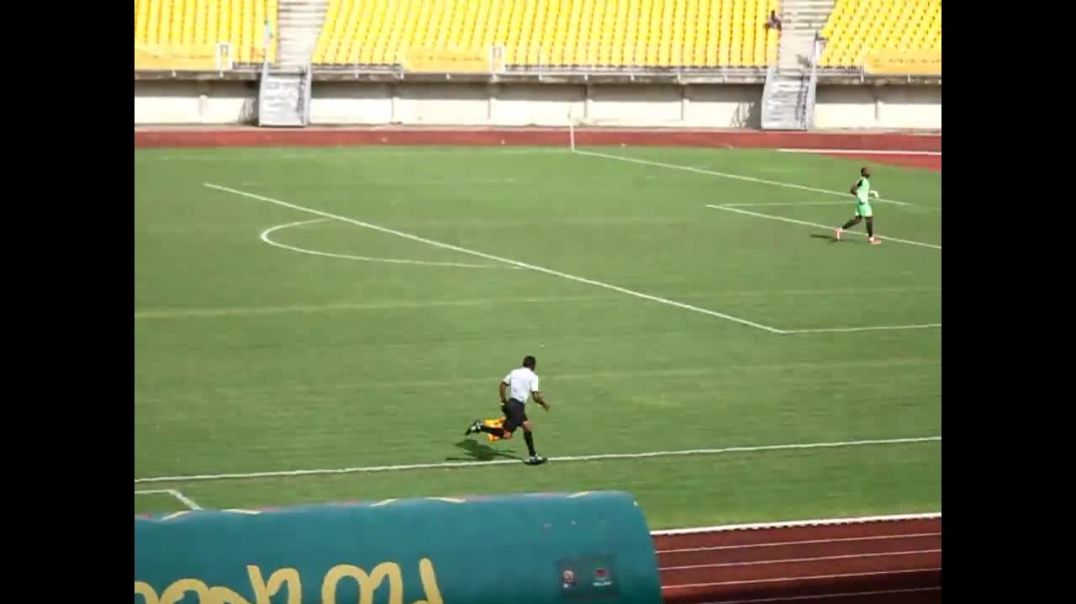 Cameroun action du Match Union sportive de douala Vs A S Fortuna de Yaoundé