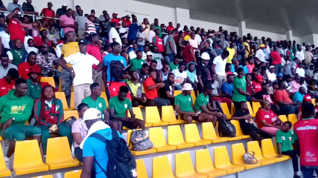 ⁣[Cameroun] mi temps au stade de la réunification de Douala le public reviens au Stade