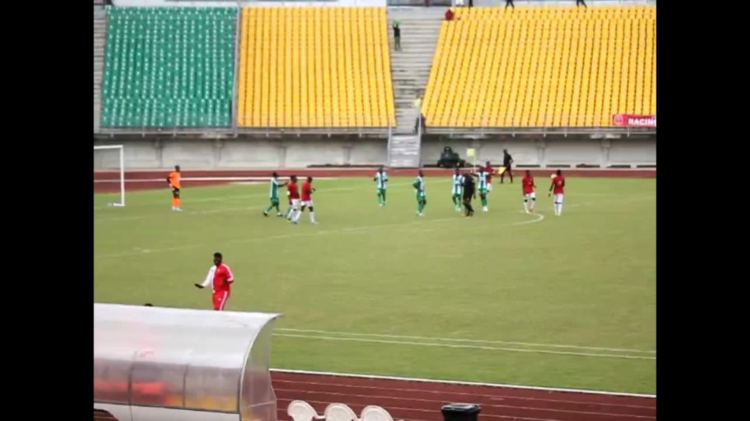 Cameroun Action du Match Union Sportive de Douala Vs Racing de Bafoussam