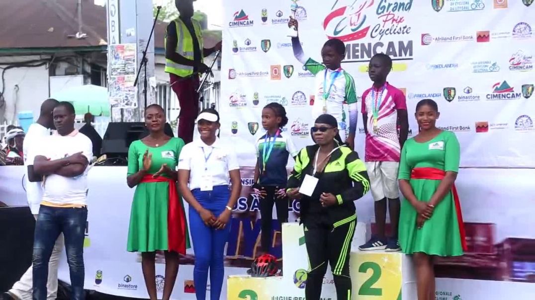 Cameroun Grand prix Cimencam Remise des lots des vainqueurs ici a l'école publique de Deido