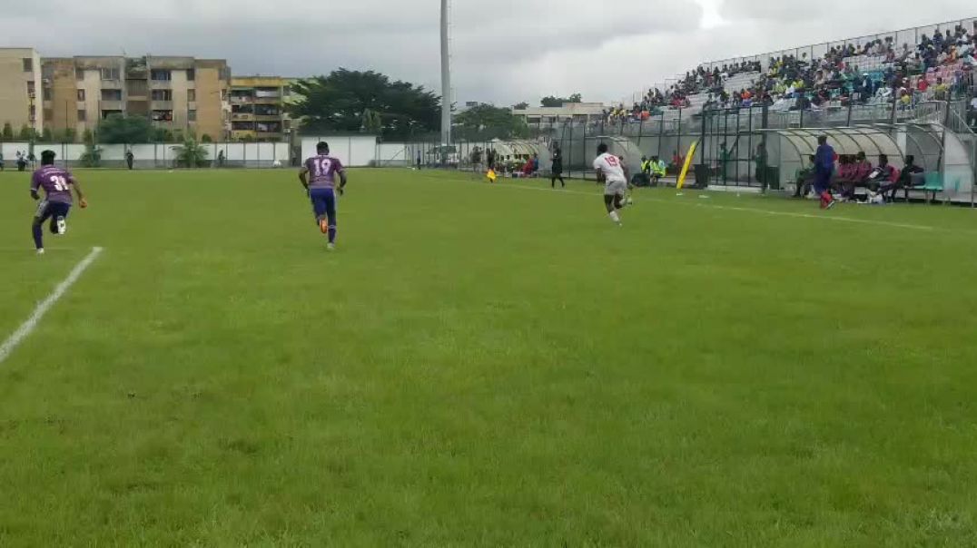 Cameroun Action de la rencontre Fovu de Baham Vs AS Fortuna de Yaoundé
