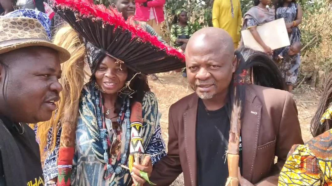 ⁣Cameroun omer est à baham Ngwegwa pour les funérailles de sa maman