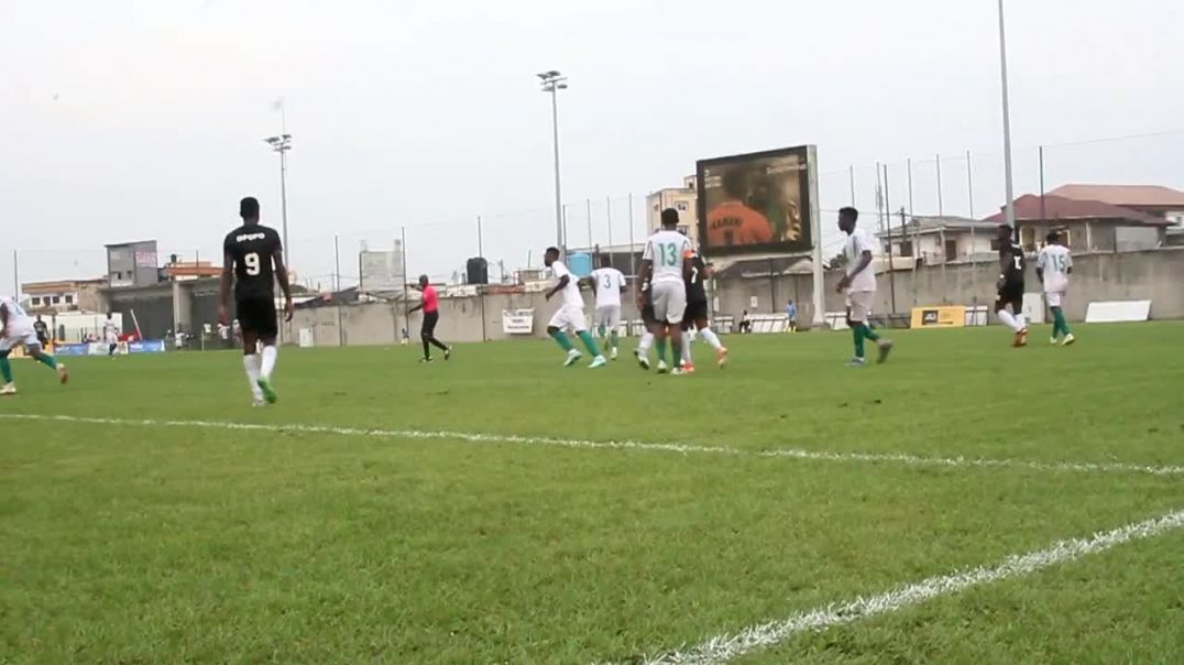 ⁣[Cameroun]Action de la Rencontre Léopard de Douala vs Victoria United de Limbe