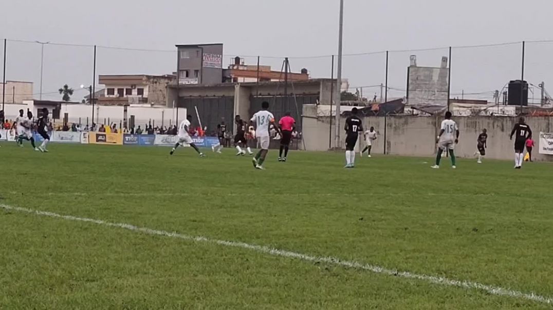⁣[Cameroun] action de la rencontre léopard de Douala vs Victoria United de limbe