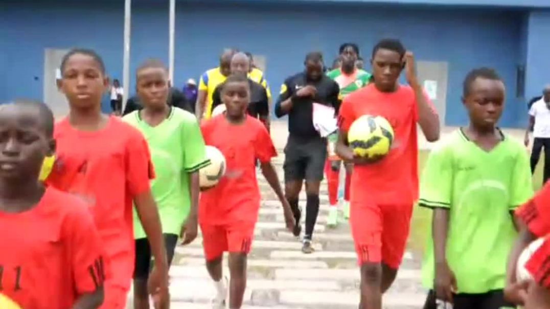 [Cameroun] début de la rencontre sablé de bâtie vs AS FAP  au stade annexe japoma