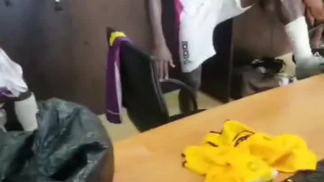 ⁣[Cameroun] vestiaire de fovu après la victoire sur colombe de sangmelima