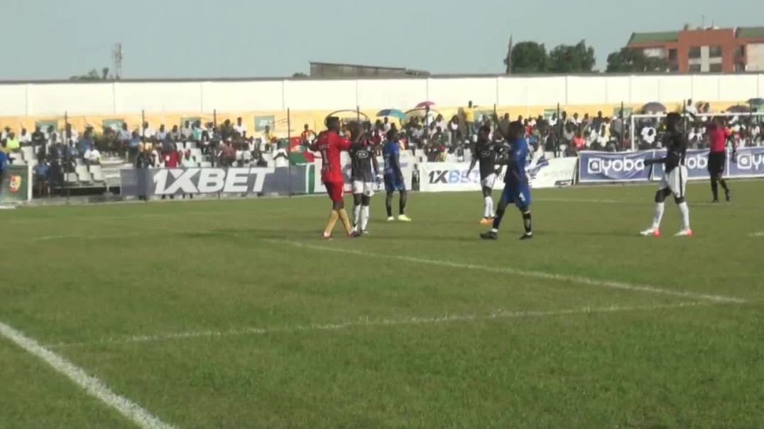 ⁣[Cameroun] Action de la Rencontre Dynamo de Douala vs Victoria United de Limbe