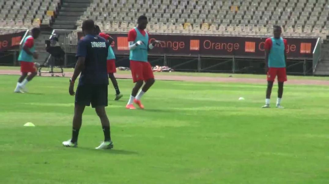 [Cameroun] Seance d'entrainement de la Zimbabwe au stade AMADOU AHIDJO de Yaounde